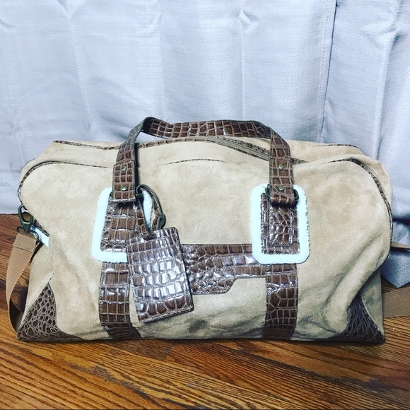 Bath & Body Works Handbags - BATH & BODY WORKS CARRY ON SMALL LUGGAGE OVERNIGHT